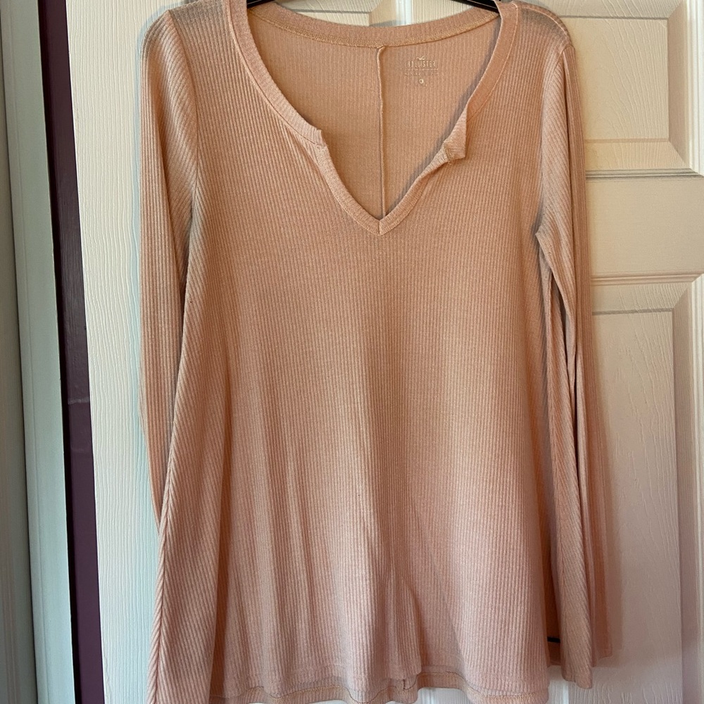 HOLLISTER PINK V NECK SWEATER